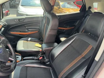 2018 Ford EcoSport - image 8