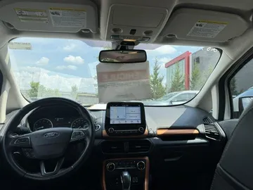 2018 Ford EcoSport - image 7