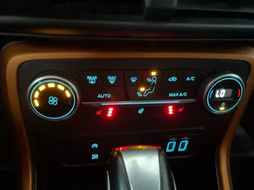 2018 Ford EcoSport - image 24
