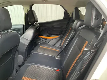 2018 Ford EcoSport - image 15