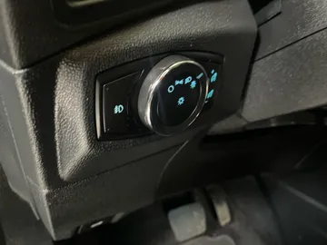 2018 Ford EcoSport - image 19