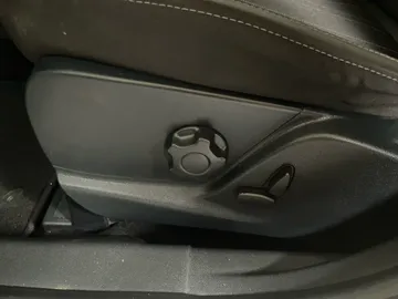 2018 Ford EcoSport - image 20