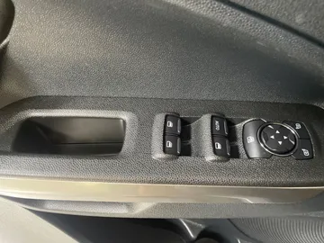 2018 Ford EcoSport - image 26