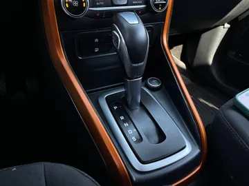 2021 Ford EcoSport - image 24