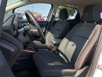 2021 Ford EcoSport - image 3