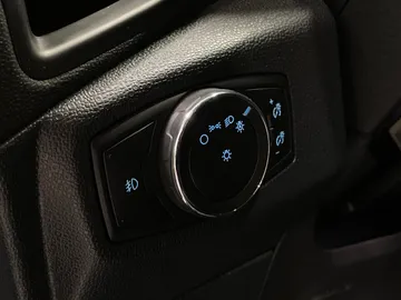 2020 Ford EcoSport - image 29