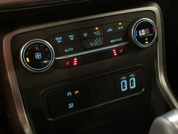 2020 Ford EcoSport - image 22
