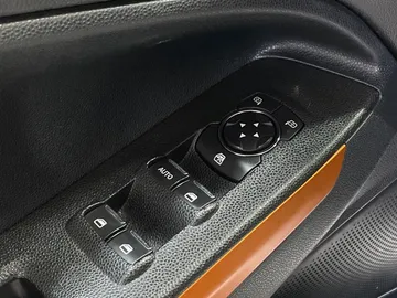 2022 Ford EcoSport - image 24