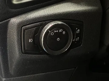2020 Ford EcoSport - image 29