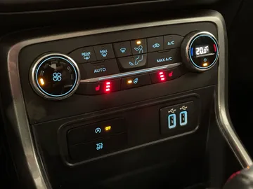 2020 Ford EcoSport - image 22