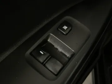 2017 Mitsubishi Mirage - image 17