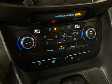 2021 Ford Transit Connect Wagon - image 20