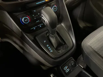 2021 Ford Transit Connect Wagon - image 25
