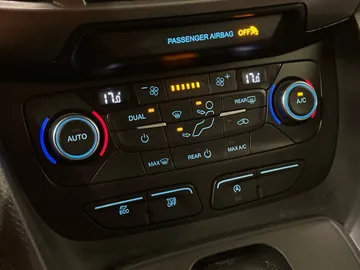 2020 Ford Transit Connect Wagon - image 20