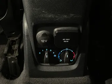 2020 Ford Transit Connect Wagon - image 30