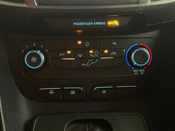 2021 Ford Transit Connect Van - image 21