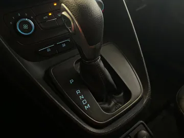 2021 Ford Transit Connect Van - image 26