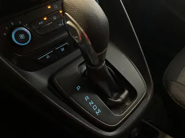 2020 Ford Transit Connect Van - image 24