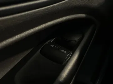 2020 Ford Transit Connect Van - image 20