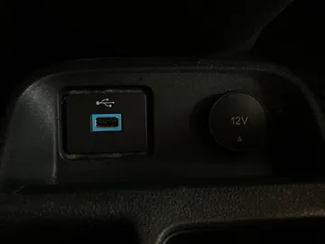2020 Ford Transit Connect Van - image 23