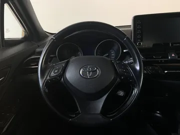 2019 Toyota C-HR - image 14
