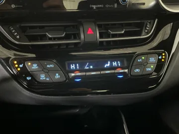 2019 Toyota C-HR - image 20