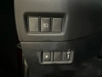 2019 Toyota C-HR - image 28