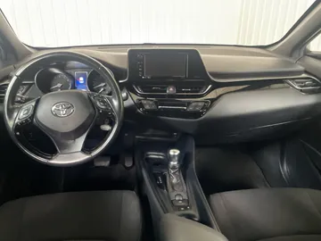 2018 Toyota C-HR - image 4