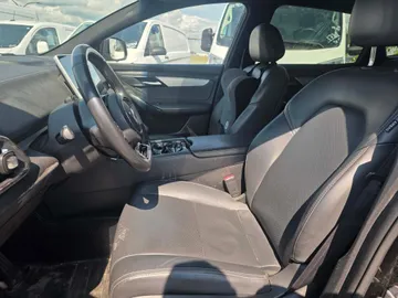 2023 VinFast VF 8 - image 8