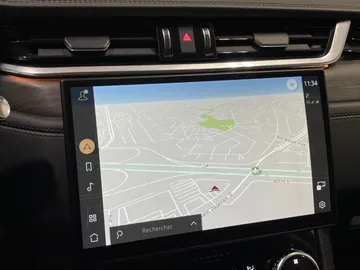 2021 Jaguar F-PACE - image 33