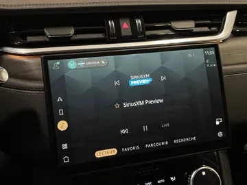 2021 Jaguar F-PACE - image 31