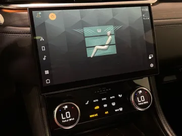 2021 Jaguar F-PACE - image 23
