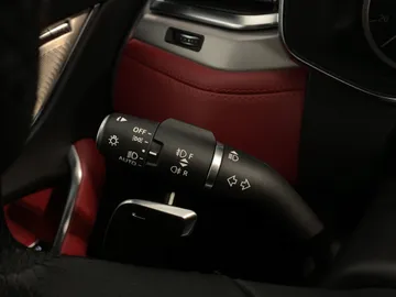 2023 Jaguar F-PACE - image 9
