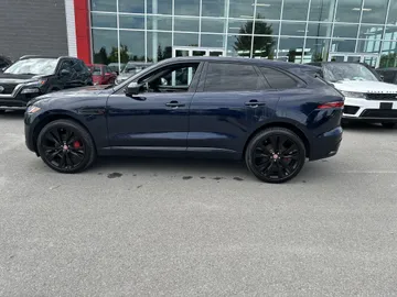 2022 Jaguar F-PACE - image 4