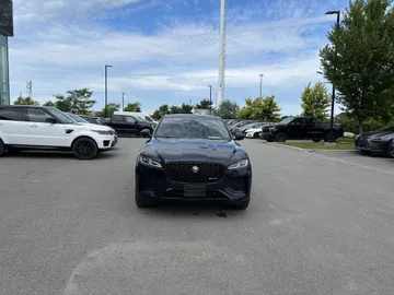 2022 Jaguar F-PACE - image 2