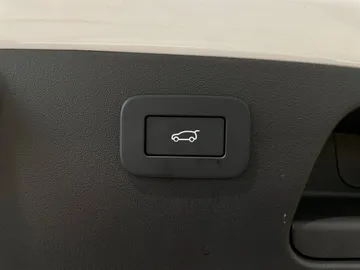 2024 Jaguar E-PACE - image 21