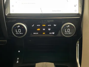 2024 Jaguar E-PACE - image 25