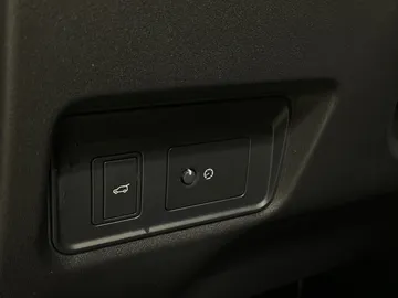 2023 Jaguar E-PACE - image 33