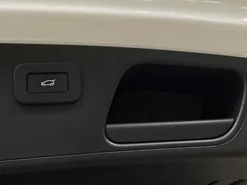 2023 Jaguar E-PACE - image 35