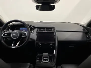 2023 Jaguar E-PACE - image 4