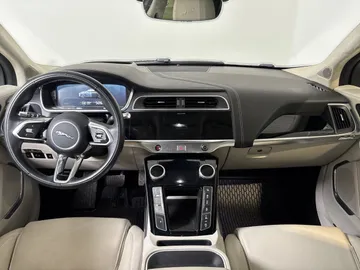 2022 Jaguar I-PACE - image 4