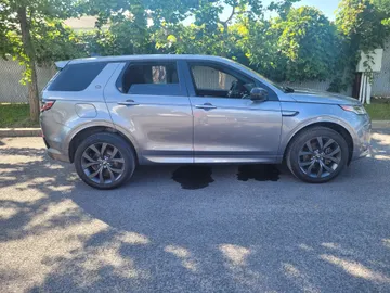 2023 Land Rover Discovery Sport - image 4