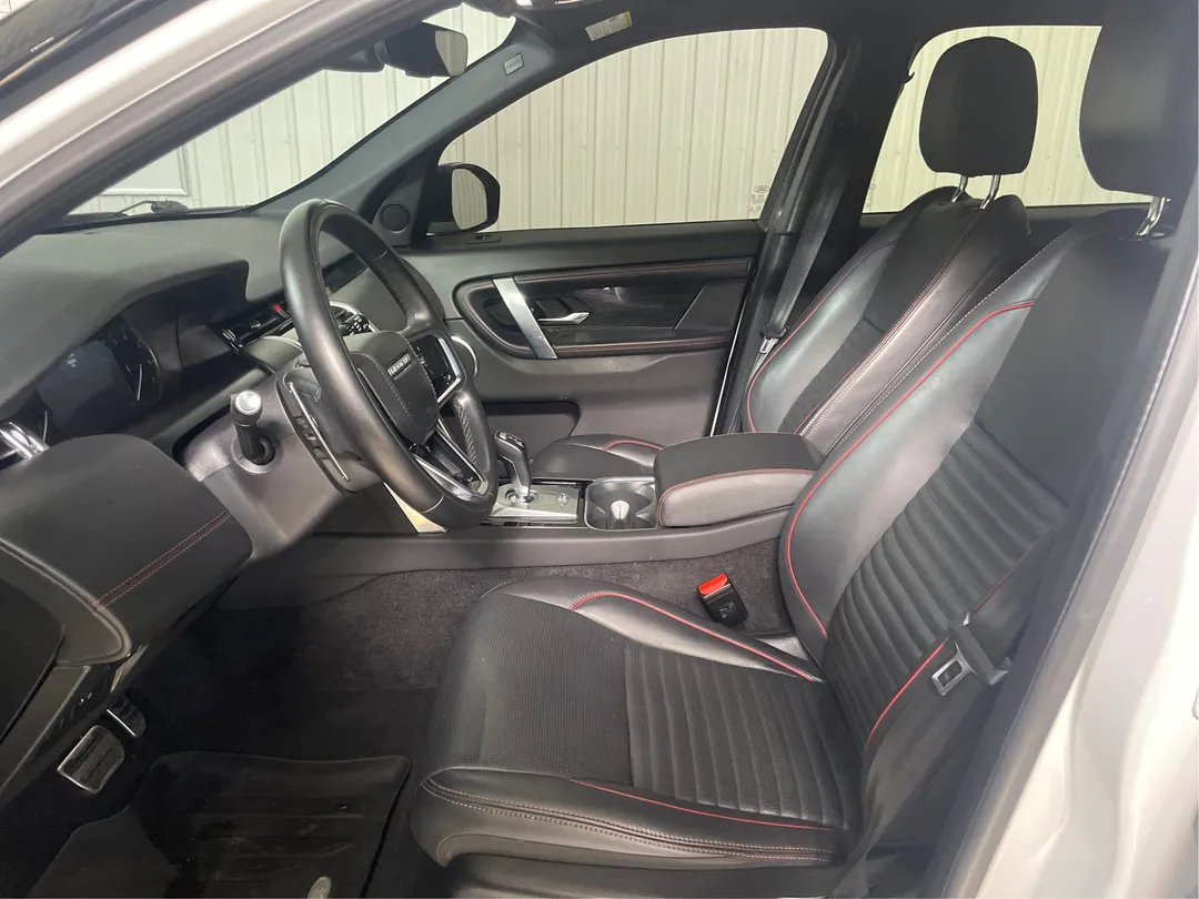 2023 Land Rover Discovery Sport — photo 3