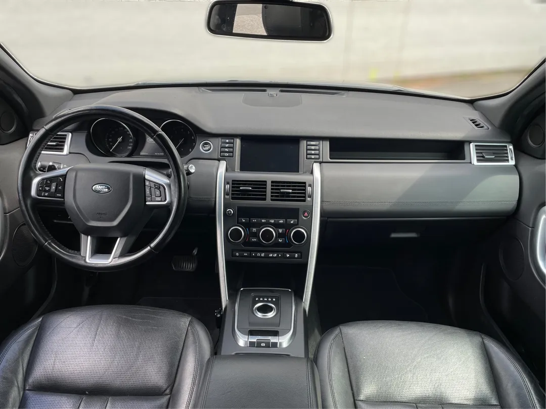 2018 Land Rover Discovery Sport — photo 4
