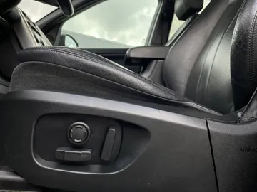 2018 Land Rover Discovery Sport - image 26