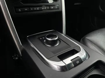 2018 Land Rover Discovery Sport - image 27