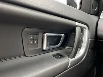 2018 Land Rover Discovery Sport - image 19