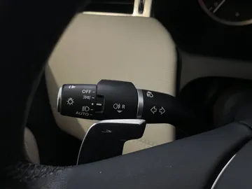 2023 Land Rover Discovery Sport - image 17