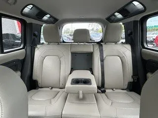 2024 Land Rover Defender - image 9