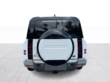 2023 Land Rover Defender - image 13